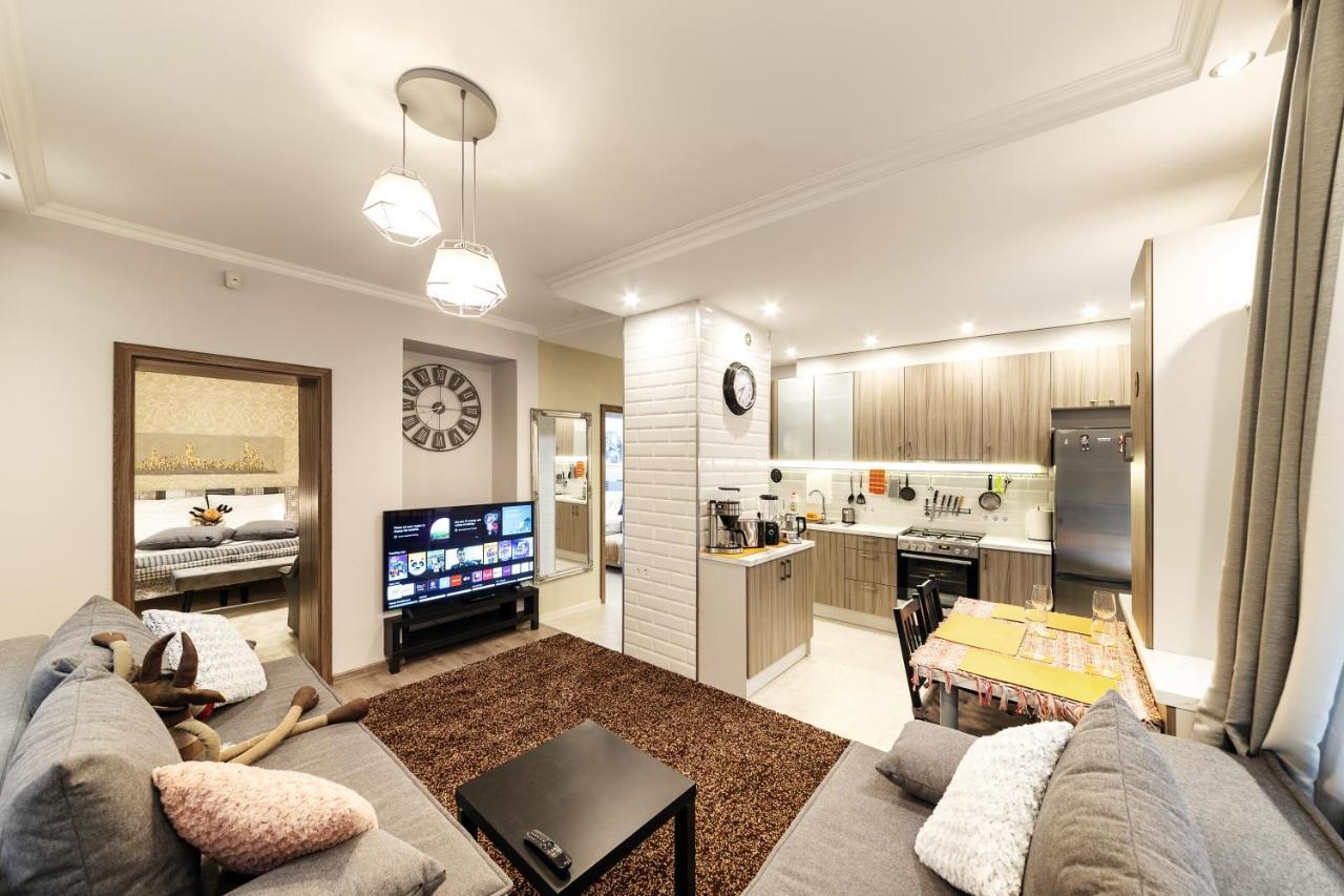 Huoneisto Parkcosylux Two Bedrooms Free Parking *